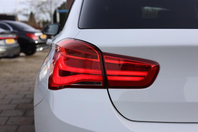BMW 1-SERIE 116D M-SPORT AUTOMAAT | NAVI | TREKHAAK | NAP