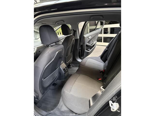 BMW 1-SERIE 118i Executive Edition Automaat, verw stoelen, Nav
