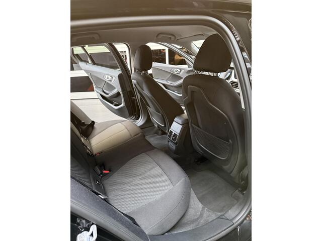 BMW 1-SERIE 118i Executive Edition Automaat, verw stoelen, Nav
