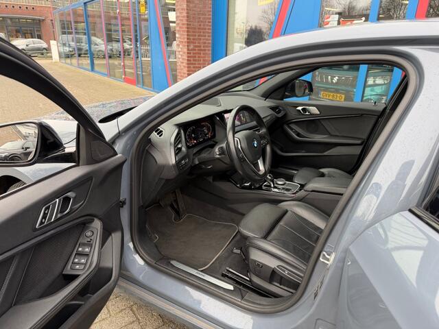 BMW 1-SERIE 118I 140pk Automaat Panodak Navi Camera Leer Led Airco(ECC)