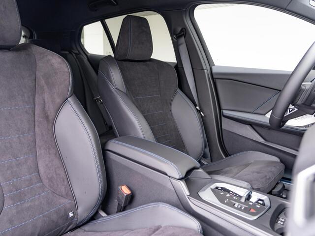 BMW 1-SERIE 120 | M Sportpakket | Premium Pack | Stuurwielrand verwarmd | Comfort Access | Achteruitrijcamera | Stoelverwarming | 18''