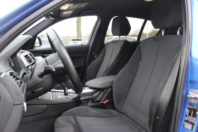 BMW 1-SERIE 118i Edition M Sport Shadow High Executive / Alcantara / Navigatie / Parkeerhulp V+A / 18'' / Stoelverwarming / Cruise Control