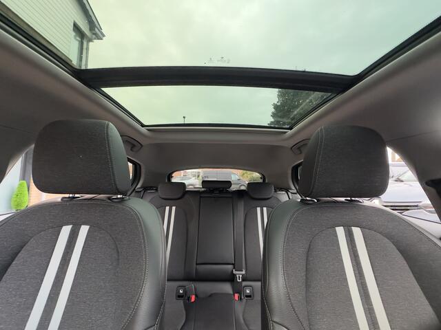 BMW 1-SERIE 118i AUT7 M-SPORT HIGH EXECUTIVE PANODAK LEDER NAVI CAMERA DIGI-DASH APPLE-CARPLAY LED LMV PDC