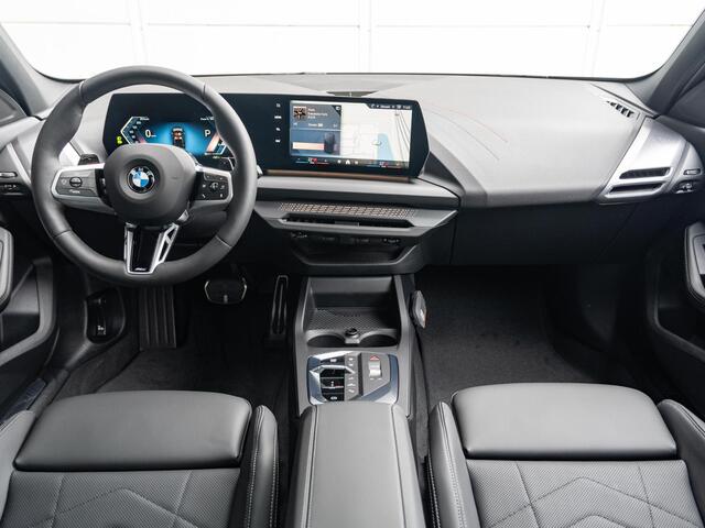 BMW 1-SERIE 120 | M Sportpakket Pro | Premium Pack | Stuurwielrand verwarmd | Comfort Access | Achteruitrijcamera | Panoramadak | Driving Assistant Plus