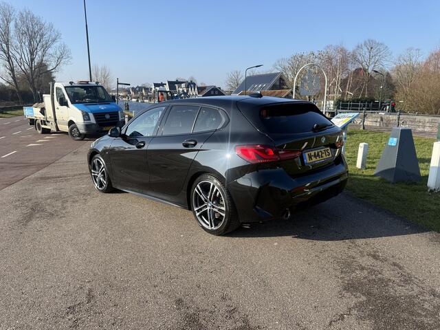 BMW 1-SERIE 118i Business Edition BMW 1 serie 118i/M-line pakket/M-line stuur/60656KM