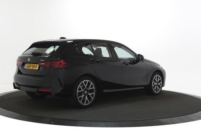 BMW 1-SERIE 120 facelift | Harman-Kardon | Sportstoelen | Stoelverwarming | 18" LMV