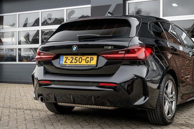 BMW 1-SERIE 118 118i M Sport | Shadow | Camera | Apple CarPlay | ACC | Stoelverwarming | Sportstoelen |
