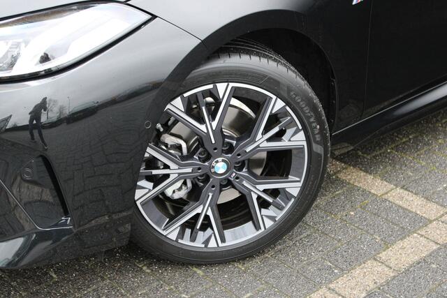 BMW 1-SERIE 120 M Sport Automaat / Sportstoelen / Achteruitrijcamera