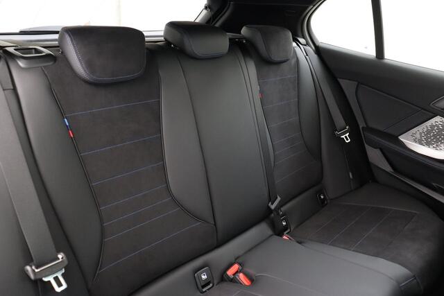 BMW 1-SERIE 120 M SPORT DESIGN EDITION -PANO.DAK|M-SPORT|PRIVACY.GLAS|STEPTRONIC|DRIVING.ASSISTANT|CARPLAY|STOELVERW.