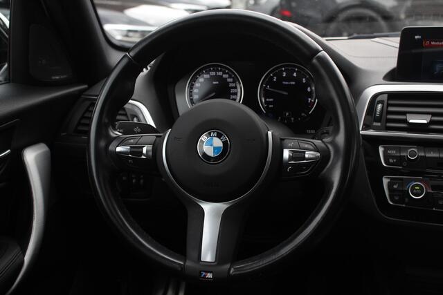 BMW 1-SERIE 118i Edition M Sport Shadow High Exe. / Leder / Navigatie / Parkeerhulp achter / Keyless / 18'' / Getint glas / Stoelverwarming / Cruise Control