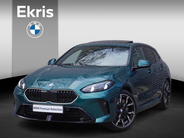 BMW 1-SERIE 120 M Sportpakket Pro | Stuurwielrand verwarmd | BMW Iconic Glow nierengrille | Harman-Kardon sound system | Glazen panoramadak | Driving Assistant