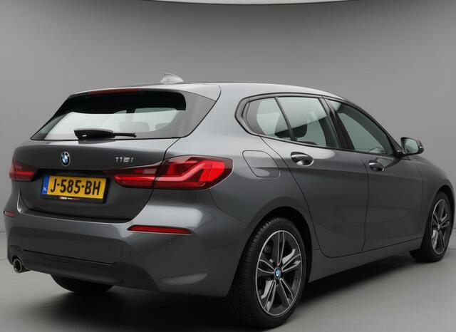 BMW 1-SERIE 118i High Exe Edition 140pk, Navi | Sport-Leder
