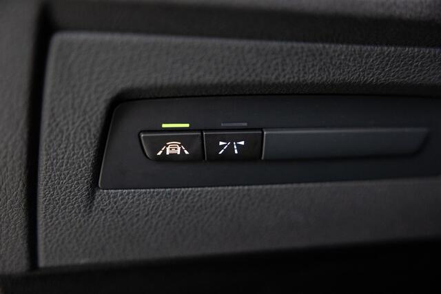 BMW 1-SERIE 118i High Executive, Sport Line, Uniek! LCI, Navi, Keyless, Leer, Automaat!