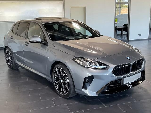 BMW 1-SERIE 120 M-SPORT ** LED, NAVI+, PANORAMA, 19-inch LMV, ACC, M-ONDERST, EL. A-KLEP ** 1e EIG - Ex BMW-AG ** ** INFORMEER OOK NAAR ONZE AANTREKKELIJKE FINANCIAL-LEASE TARIEVEN **