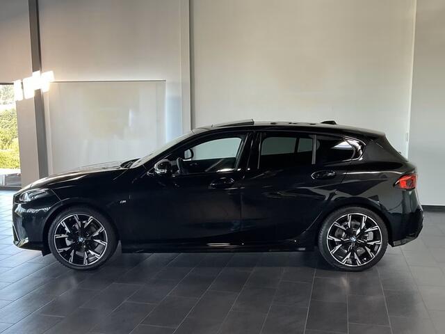 BMW 1-SERIE 120 M-SPORT ** LED, NAVI+, PANORAMA, 19-inch LMV, ACC, M-ONDERST, EL. A-KLEP ** 1e EIG - Ex BMW-AG ** ** INFORMEER OOK NAAR ONZE AANTREKKELIJKE FINANCIAL-LEASE TARIEVEN **