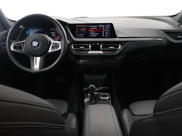 BMW 1-SERIE 118i Executive Edition Sport | Navigatie | Sportstoelen | DAB | Parkeersensoren | Climate Control | Cruise Control | Apple Carplay/Android Auto |