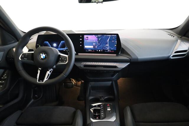 BMW 1-SERIE 120 M Sport Pro | Panoramadak | Head-Up | Driving Assistant Plus | 360 Camera