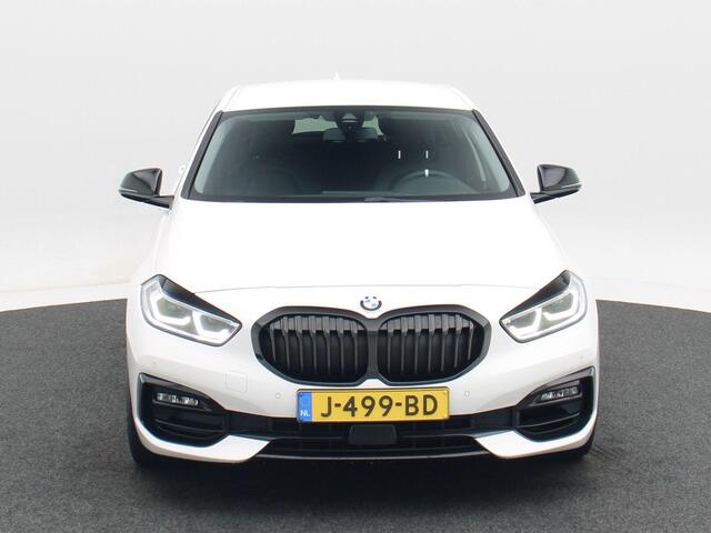 BMW 1-SERIE 118i 140 Pk High Executive Edition | M-Design | Stoelverwarming | Climatronic | Full LED | Navigatie | Virtual Cockpit | 19 Inch | 124.706 Km !!
