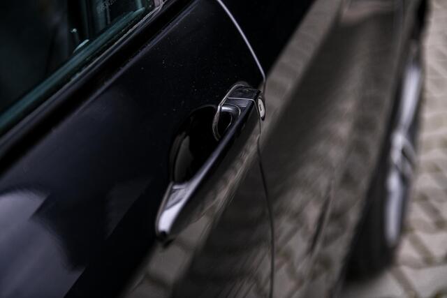 BMW 1-SERIE 125i Edition M Sport Shadow High Executive | Panodak | Stoelverwarming | Elektrische Stoelen met Memory