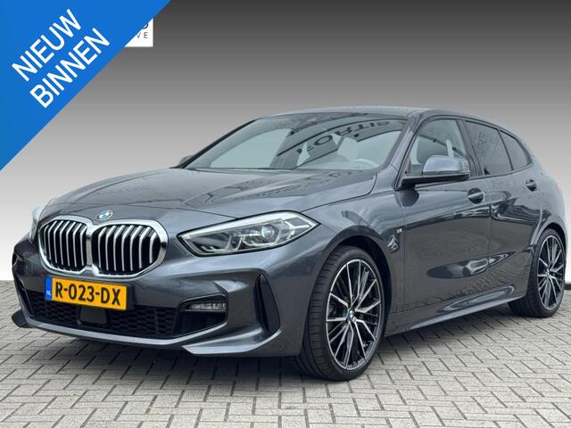 BMW 1-SERIE 118i High Executive M-PAKKET | NAVI | PDC | STOELVERWARMING | DEALDER ONDERH |
