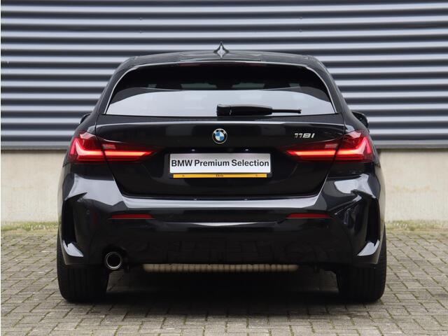 BMW 1-SERIE 5-deurs 118i | High Executive | M Sportpakket | Panodak | Head-Up | Harman Kardon | Elektr. Stoelen | Adaptive Cruise Control | Comfort Access | 18'' LMV