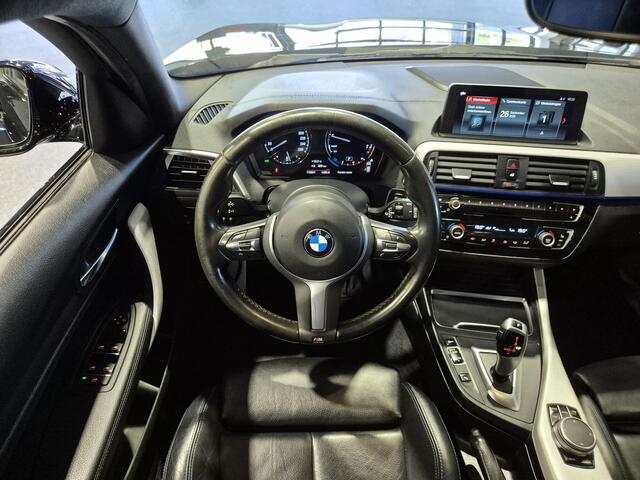 BMW 1-SERIE 116i M-Sport Shadow Edition Camera | Leder | Stoelverwarming | Zwarte hemel | CarPlay | Cruise