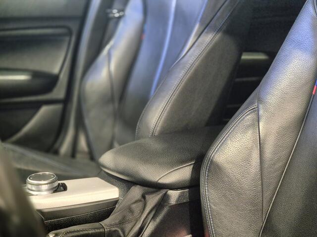 BMW 1-SERIE 116i M-Sport Shadow Edition Camera | Leder | Stoelverwarming | Zwarte hemel | CarPlay | Cruise