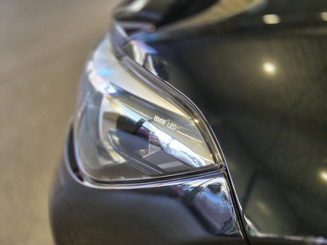 BMW 1-SERIE 116i M-Sport Shadow Edition Camera | Leder | Stoelverwarming | Zwarte hemel | CarPlay | Cruise