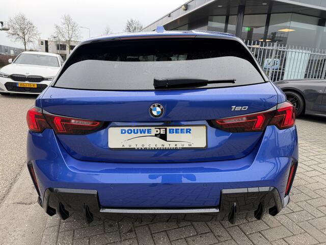 BMW 1-SERIE 120 M Sport Adapt. Cruise | 360-Camera | HUD | Stoelverw. | Keyless