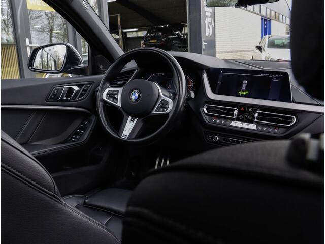 BMW 1-SERIE 120i M Sport Comfort Pro Pack Innovation | Pano Keyless Harman Kardon Head-Up