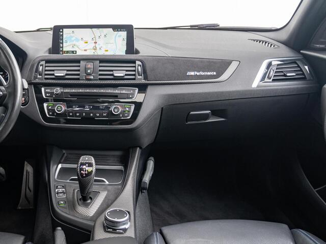 BMW 1-SERIE M140i | High Executive | Akrapovic | Harman-Kardon | Stuurwielrand verwarmd | Achteruitrijcamera | Schuif-/kanteldak | Stoelverwarming