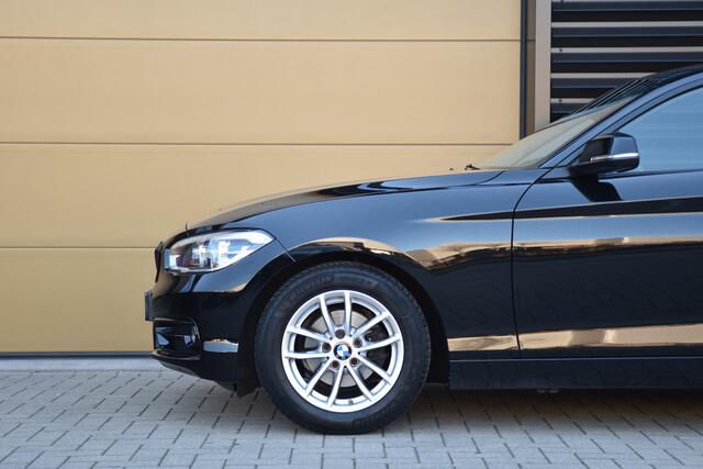 BMW 1-SERIE 118i Executive *M-sport stuur * Automaat * Led koplampen * Sportstoelen *