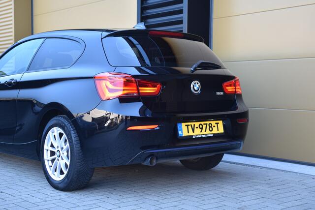 BMW 1-SERIE 118i Executive *M-sport stuur * Automaat * Led koplampen * Sportstoelen *
