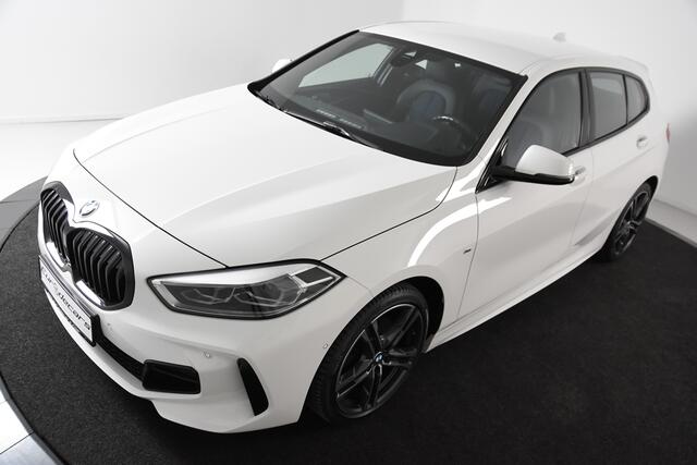 BMW 1-SERIE 118i Executive Edition M-Sport *Leer*Navigatie*Stoelverwarming*