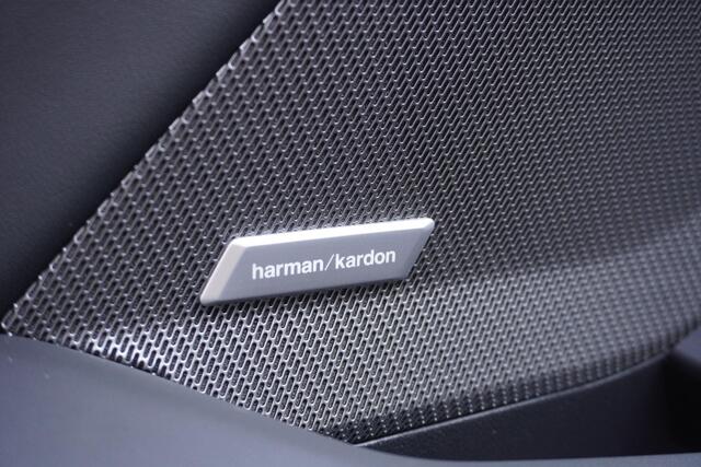 BMW 1-SERIE 120 M Sportpakket Pro | High Executive | Innovation Pack | Individual Lak | Panoramadak