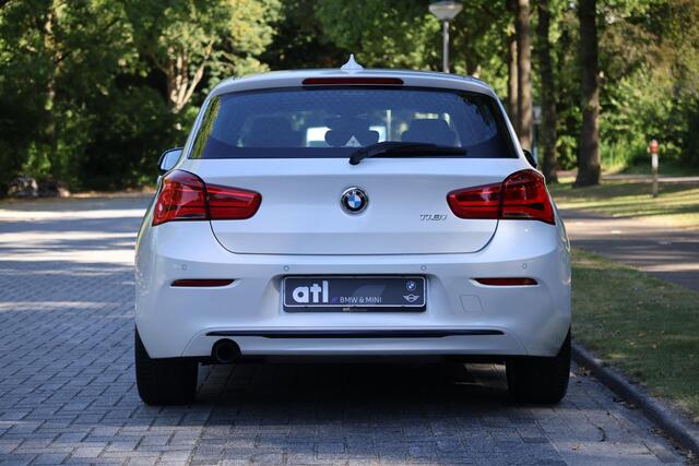 BMW 1-SERIE 118i Corporate Lease Executive Org NL | Sportline | LED | Navi Pro | Cruise | DAB | Clima | Sportstoelen | Etc.