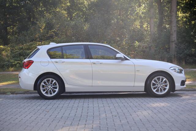 BMW 1-SERIE 118i Corporate Lease Executive Org NL | Sportline | LED | Navi Pro | Cruise | DAB | Clima | Sportstoelen | Etc.