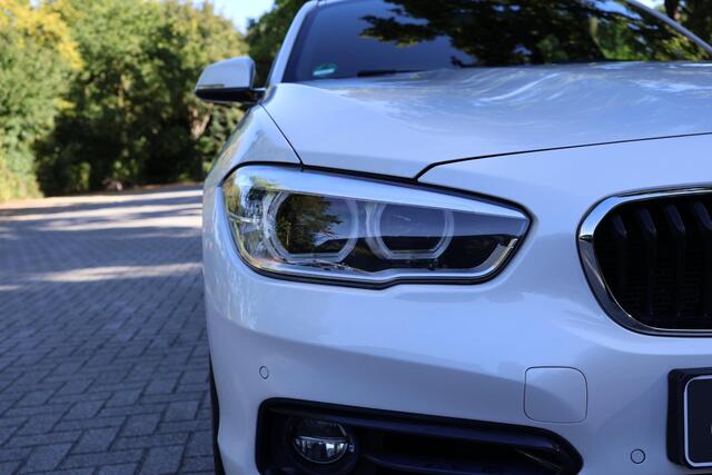 BMW 1-SERIE 118i Corporate Lease Executive Org NL | Sportline | LED | Navi Pro | Cruise | DAB | Clima | Sportstoelen | Etc.