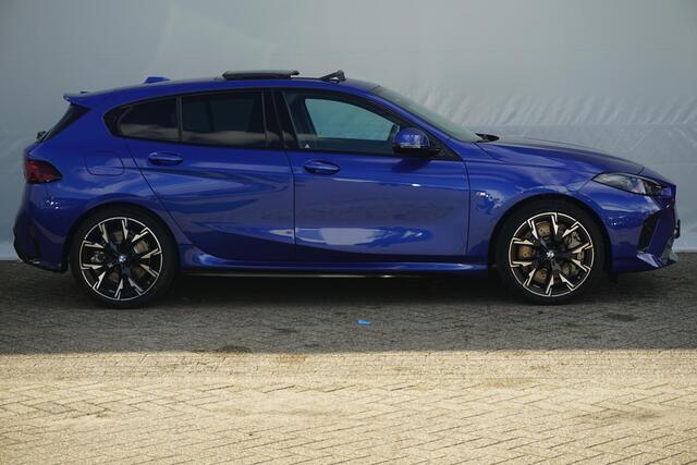BMW 1-SERIE 120 M Sportpakket Pro 19'' / Panoramadak / Harman Kardon / Driving Assistant Plus