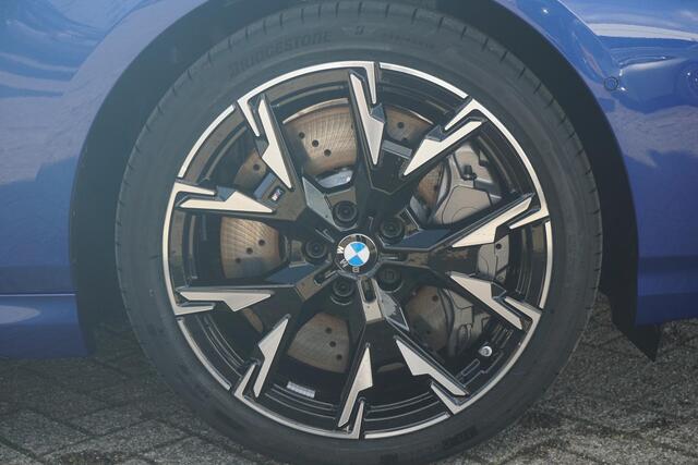 BMW 1-SERIE 120 M Sportpakket Pro 19'' / Panoramadak / Harman Kardon / Driving Assistant Plus