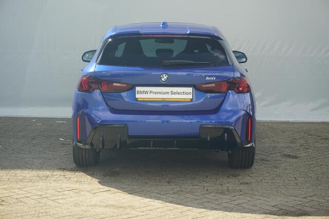 BMW 1-SERIE 120 M Sportpakket Pro 19'' / Panoramadak / Harman Kardon / Driving Assistant Plus