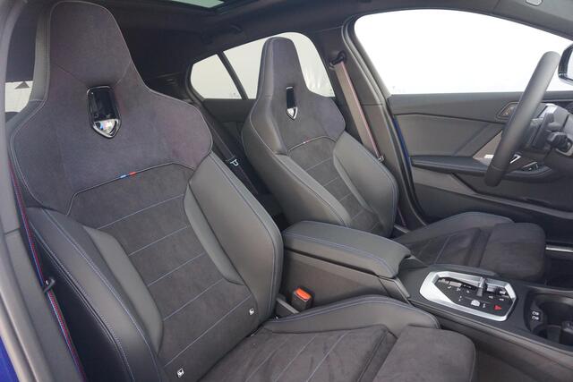 BMW 1-SERIE 120 M Sportpakket Pro 19'' / Panoramadak / Harman Kardon / Driving Assistant Plus