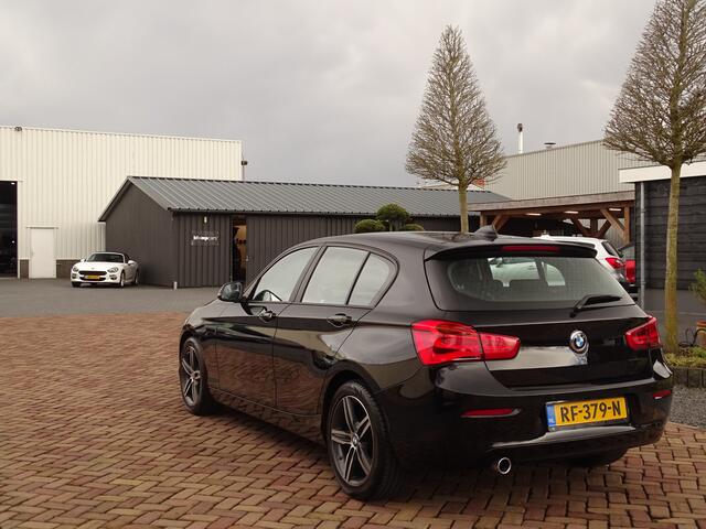 BMW 1-SERIE 118i Executive | M-sportst | Sportstoelen | All-season | All Black | Uniek!