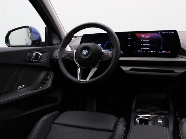 BMW 1-SERIE 120 M Sportpakket | Premium Pack | Stuurwielrand Verwarmd | Comfort Access | Panoramadak | Driving Assistant | Parking Assistant | Harman Kardon | 18'' | Ekris Selection