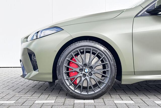 BMW 1-SERIE 120 | Innovation Pack | M Sport | Panoramadak |