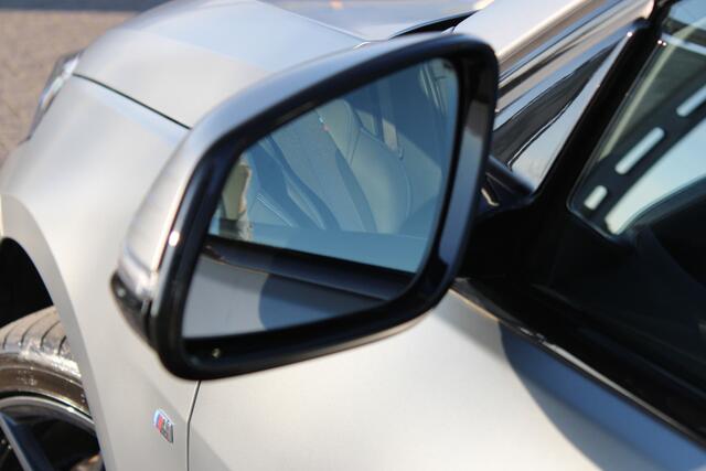 BMW 1-SERIE 118i M Sport Automaat / Panoramadak / Sportstoelen / Achteruitrijcamera / LED / Live Cockpit Professional / M Sportonderstel