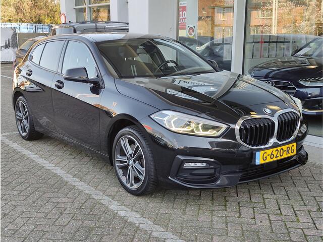 BMW 1-SERIE 118i EXECUTIVE EDITION AUT. Sport Line | Privacy Glass | Navi | LED
