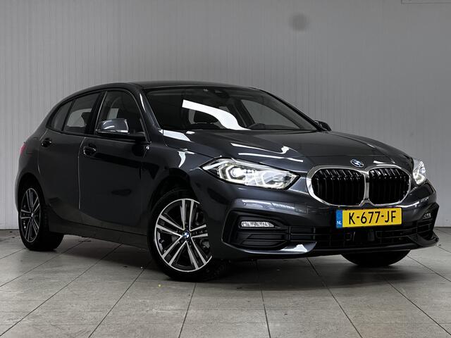 BMW 1-SERIE 118i Executive Edition/ Nieuw model!/ Apple + Android/ Virtual Dash./ LED Koplampen/ 17'' LMV/ Camera/ Keyless-GO/ Lane-Assist./ Navi/ Grootlicht Assist./ DAB+/ Adaptive Cruise/ PDC V+A/ Multi. LEDER. Stuur.