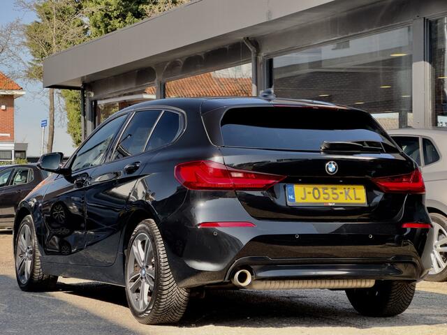BMW 1-SERIE 118i AUT7 EXE M-SPORT LEDER NAVI DIGI-DASH APPLE-CARPLAY LED LMV PDC