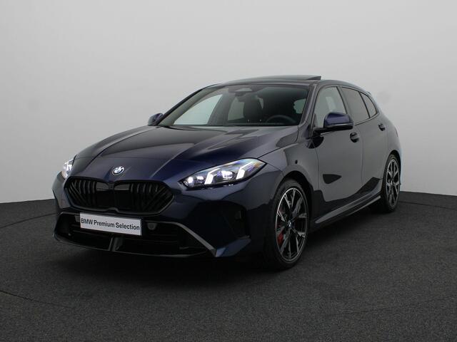 BMW 1-SERIE 120 M Sportpakket Pro | Premium Pack | Stuurwielrand Verwarmd | Panoramadak | Elektrisch Verstelbare Sportstoelen | Driving Assistant Plus | Harman Kardon | 19''
